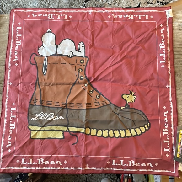 NWT LL BEAN x PEANUTS Collab Bandana - Picture 2 of 5